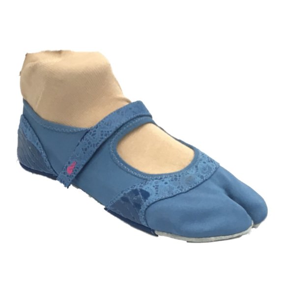 Ahnu Women's In Studi-om Yoga Shoe - Picture 1 of 4